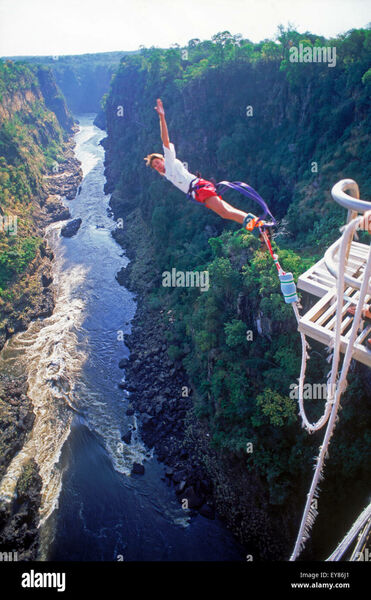 bungy or bungee jumping off 152 meter high victoria falls bridge above EY86J1